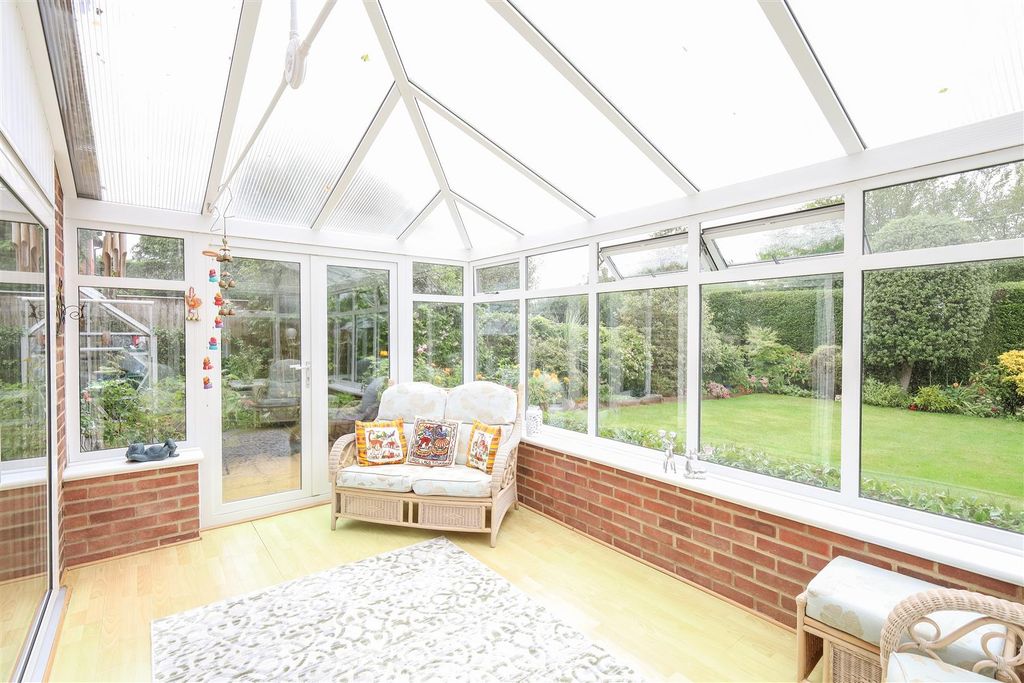 Property photo 3 of 20 Conservatory