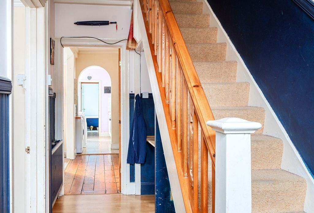 Property photo 2 of 19 1477685-12-6A33d7...