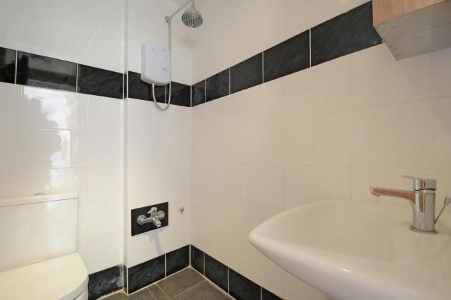 Property photo 3 of 9 Bathroom