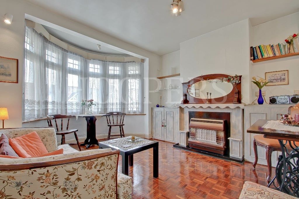 Property photo 1 of 12