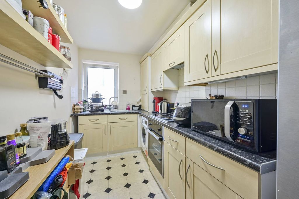 Property photo 3 of 14