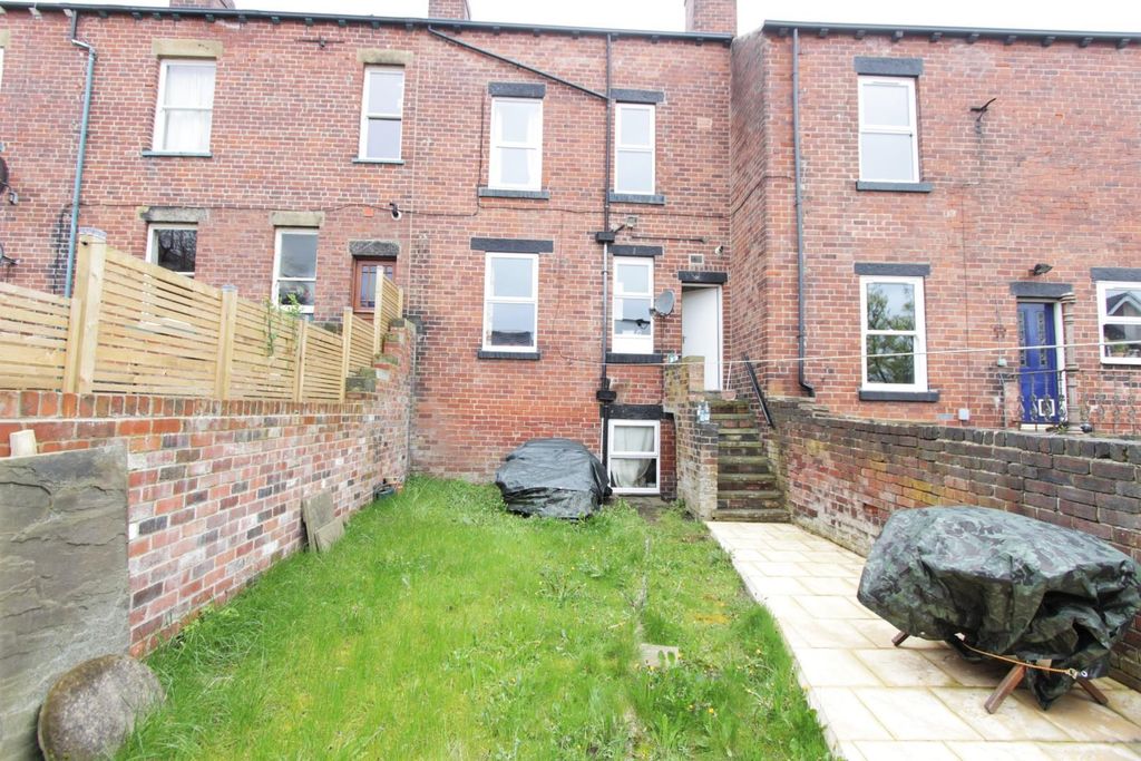 Property photo 2 of 12 1. Rear .Jpg