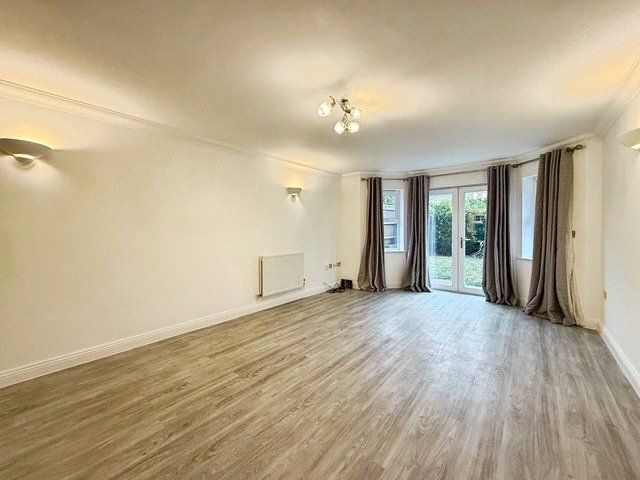 Property photo 2 of 7 Picture No. 15