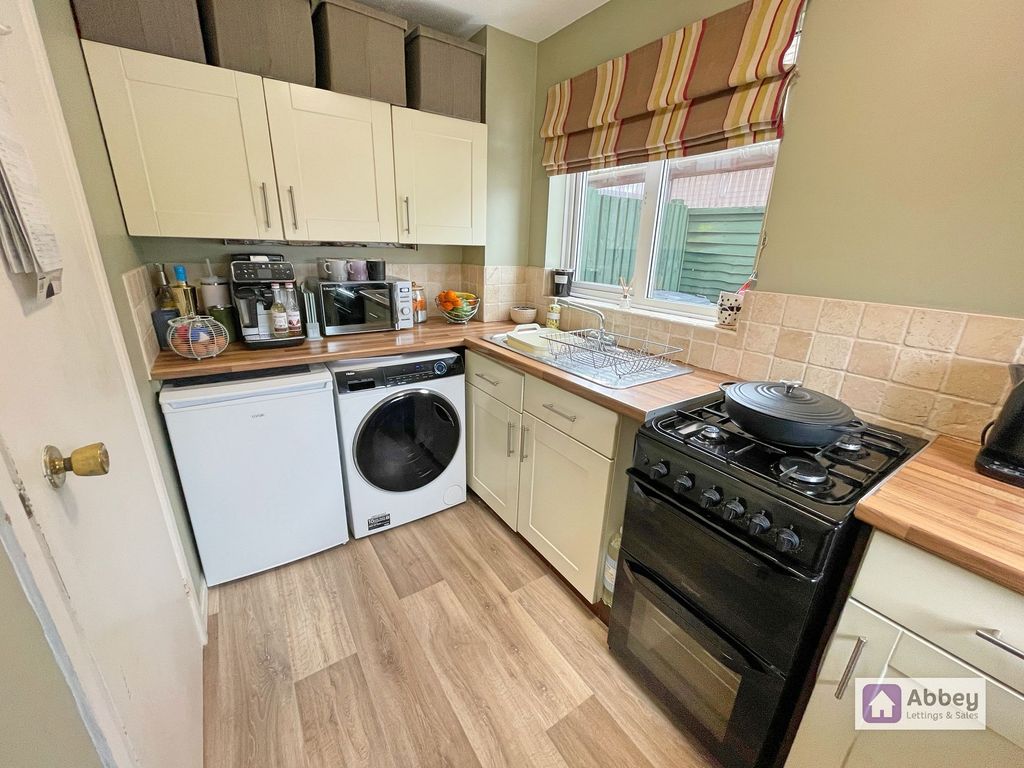 Property photo 3 of 13 Kitchen