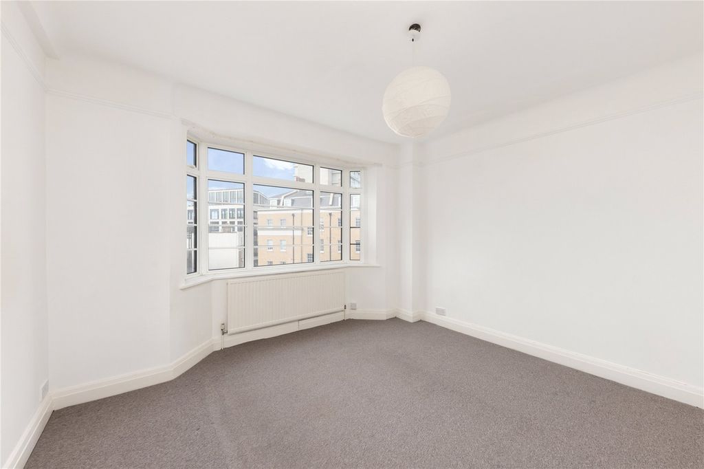 Property photo 2 of 7 Picture No. 12