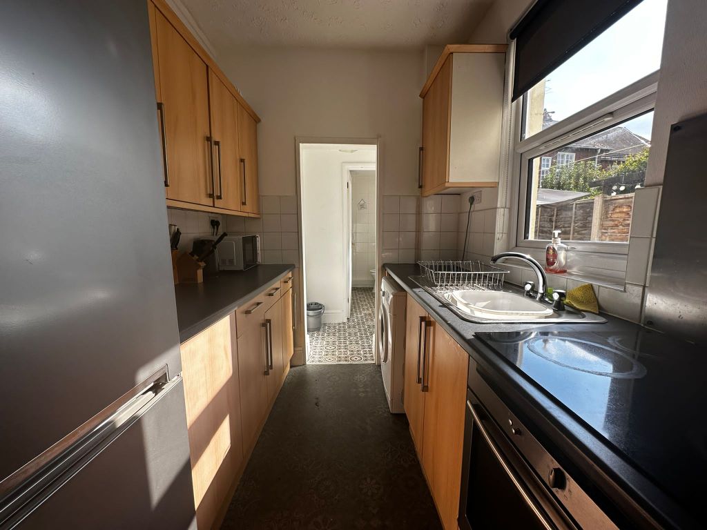 Property photo 2 of 8 Kitchen