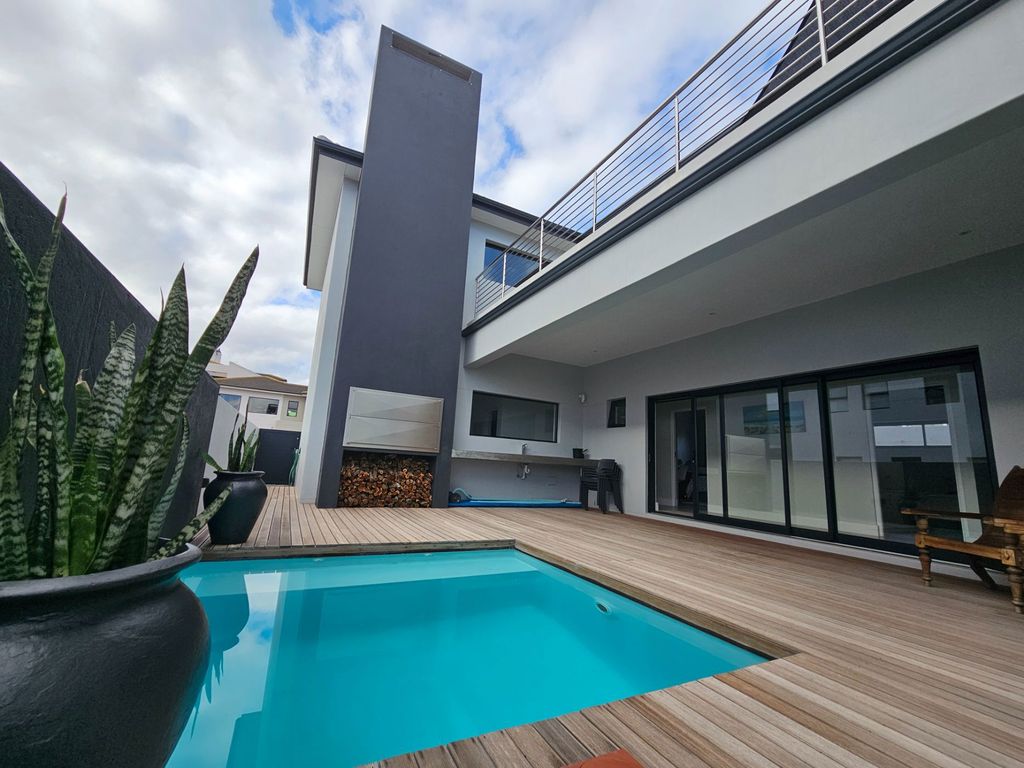 Property photo 1 of 48