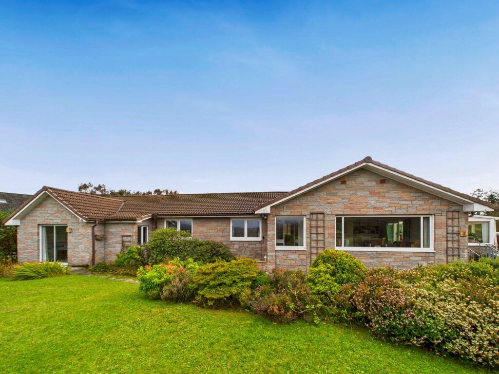 Property photo 2 of 40