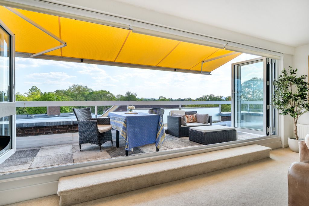 Property photo 2 of 18 1451807-4-69Ef739...