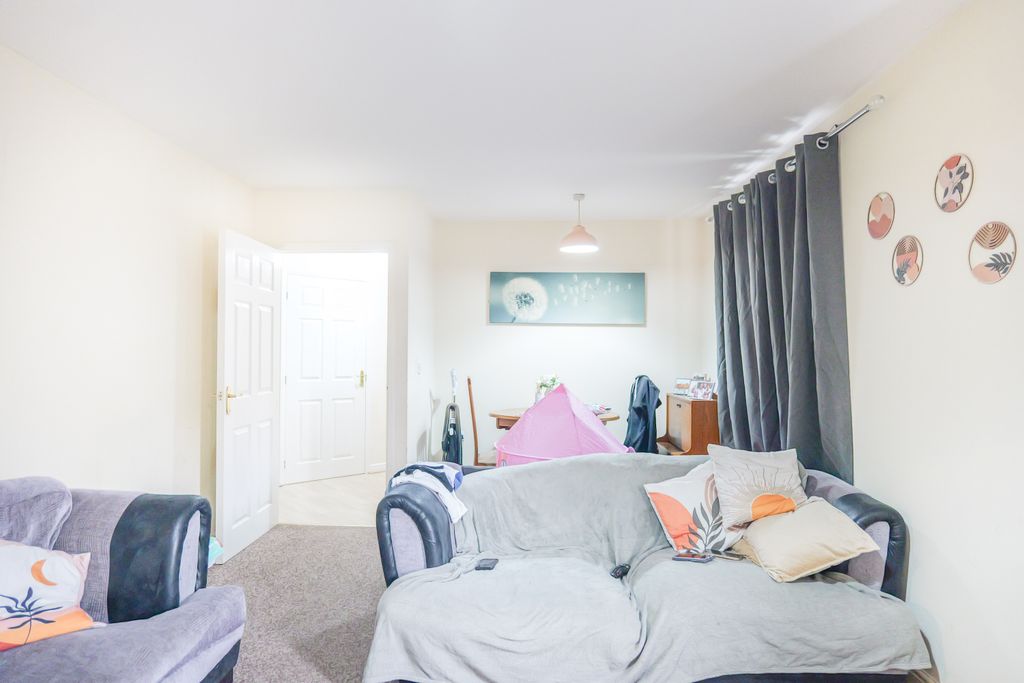 Property photo 2 of 22