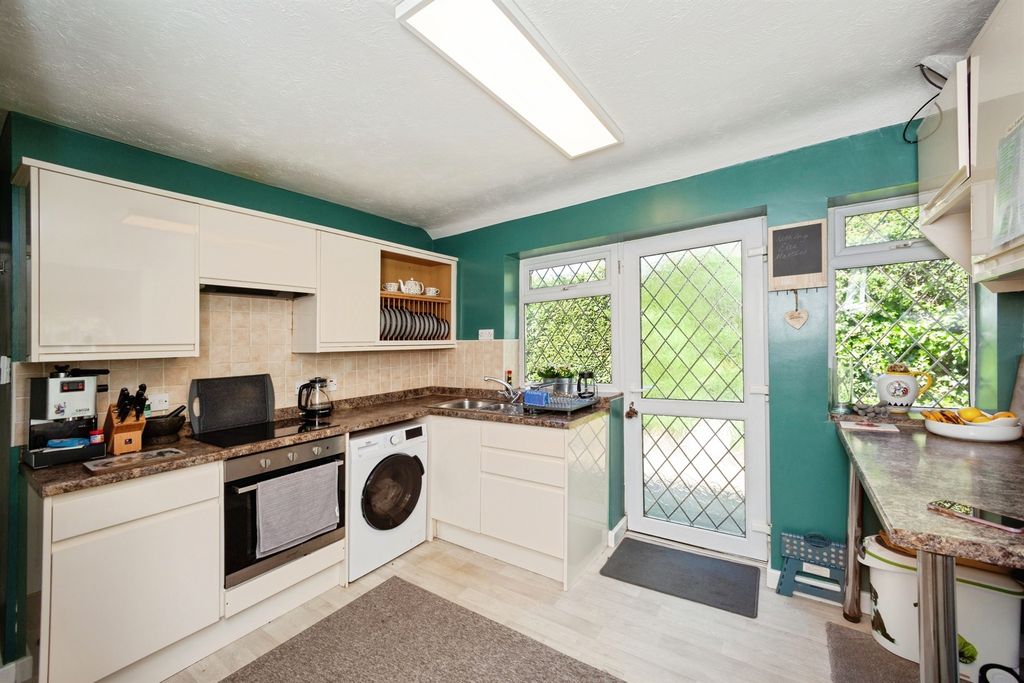 Property photo 3 of 17