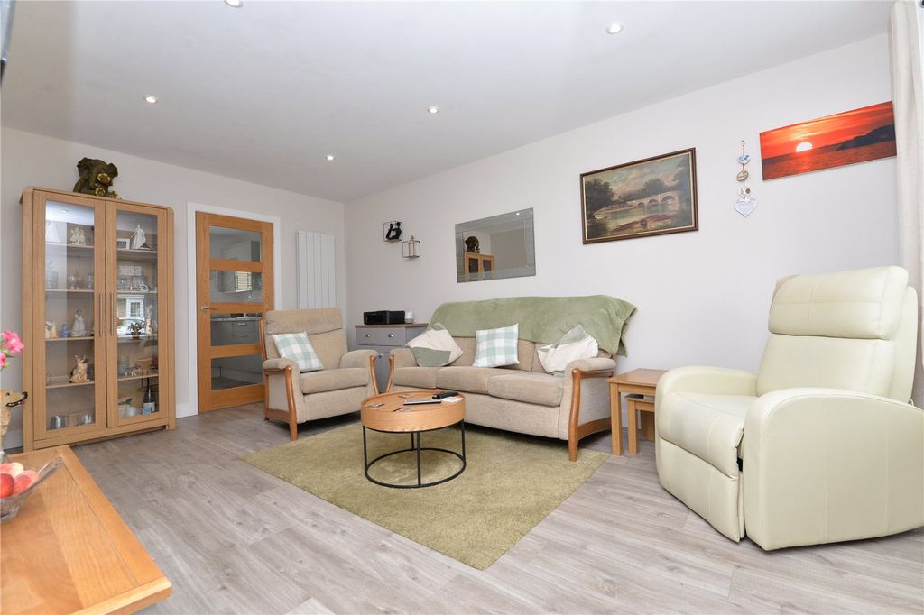 Property photo 3 of 15 Picture No. 11