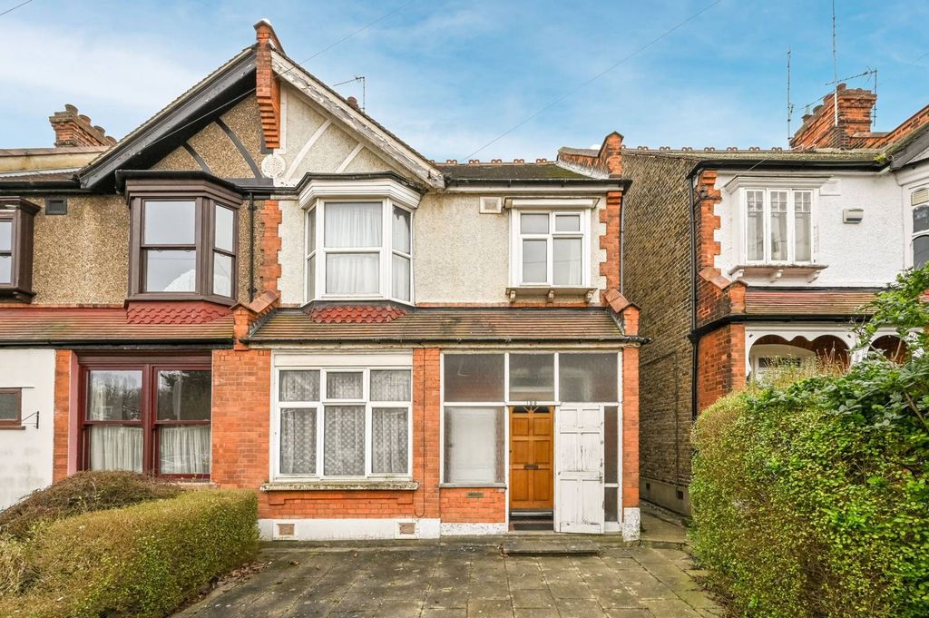 Property photo 2 of 12