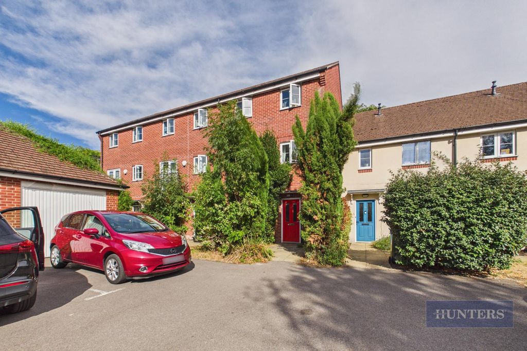 Property photo 1 of 31 Cam05152G0-Pr0544-Still039.Jpg