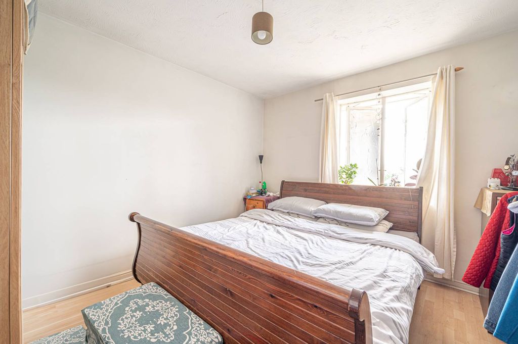 Property photo 3 of 5