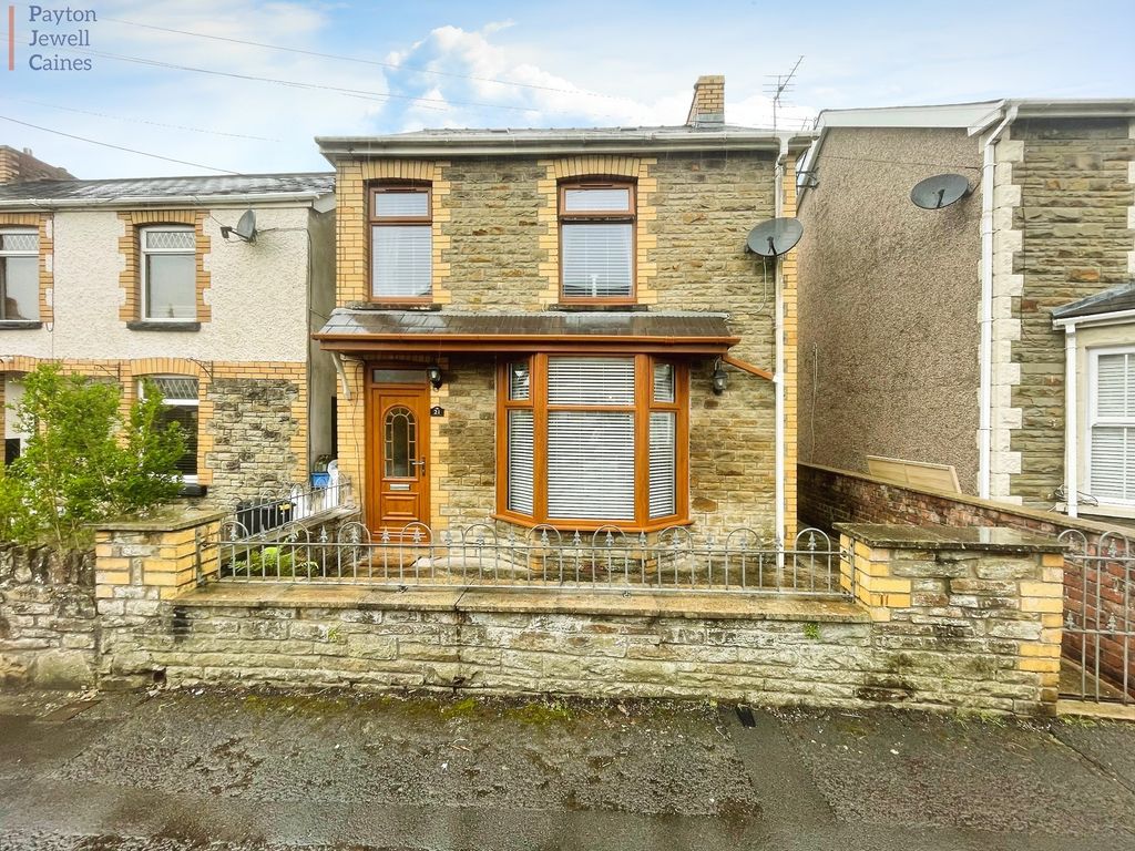 Property photo 2 of 16