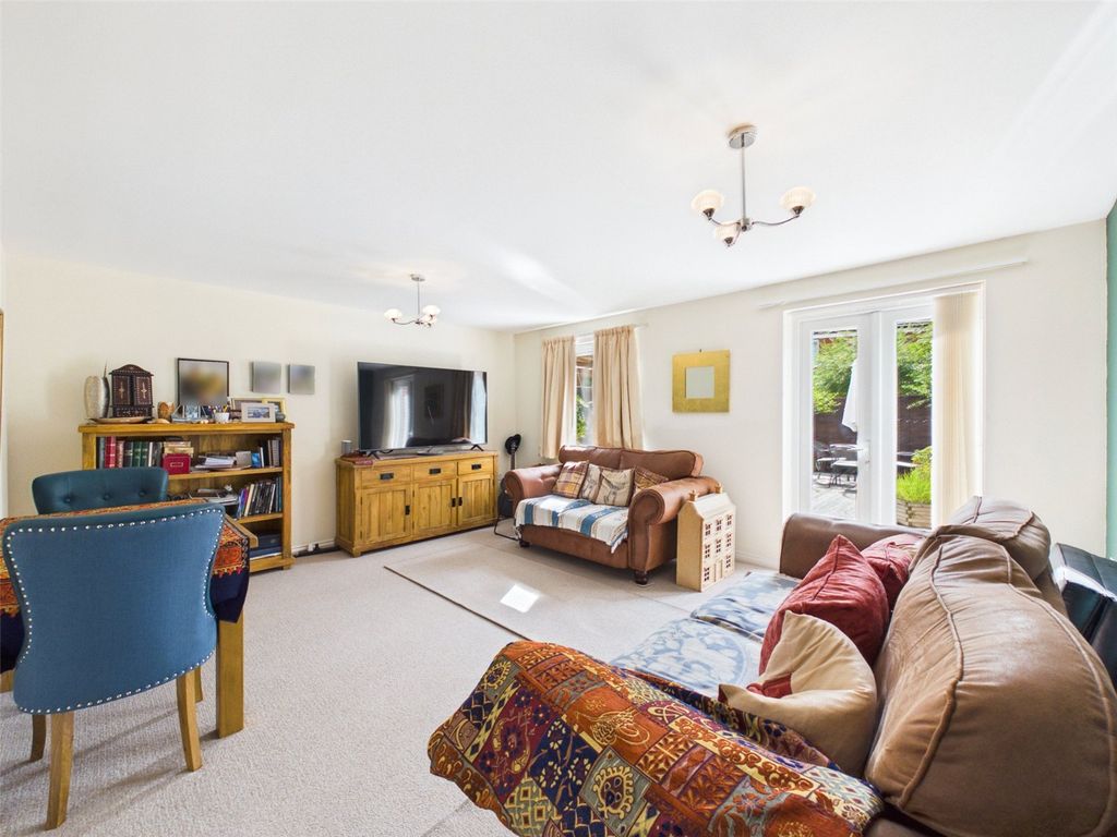 Property photo 3 of 11 Picture No. 17