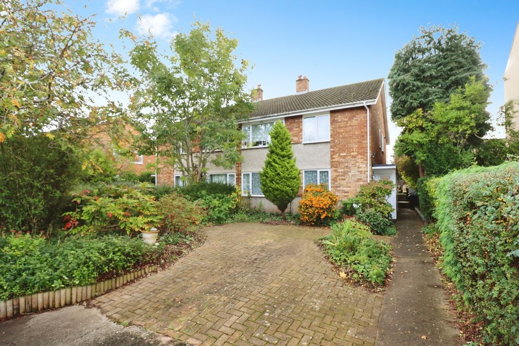 Property photo 1 of 17 Front Aspect