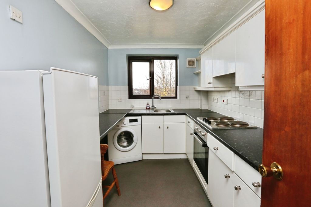 Property photo 3 of 20