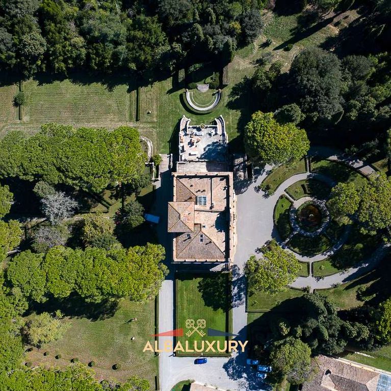 Property photo 3 of 44