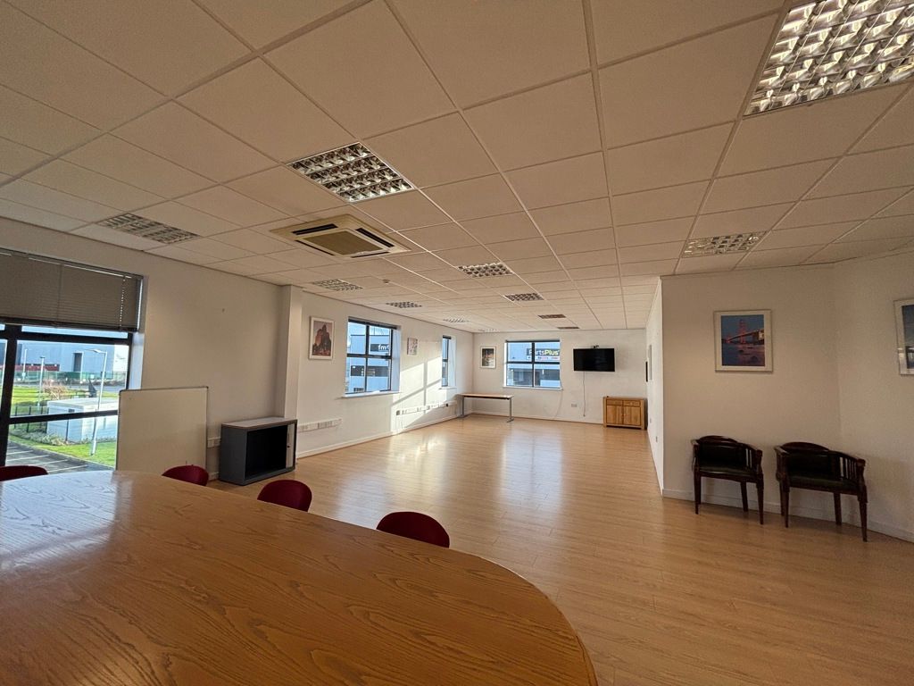 Property photo 3 of 10 Photo 2