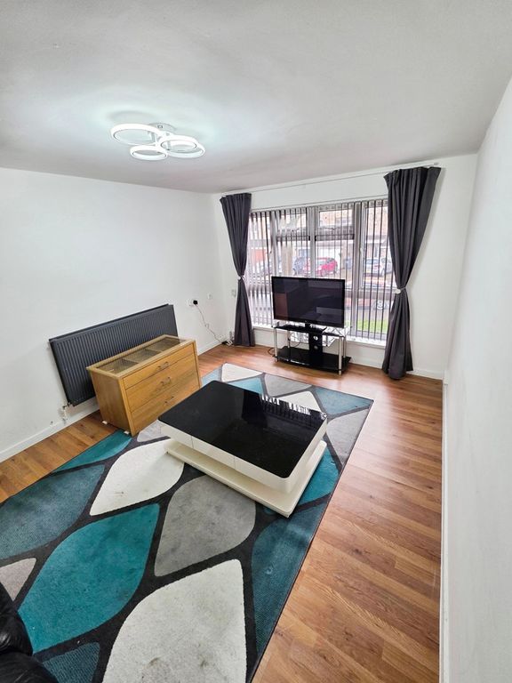 Property photo 2 of 10