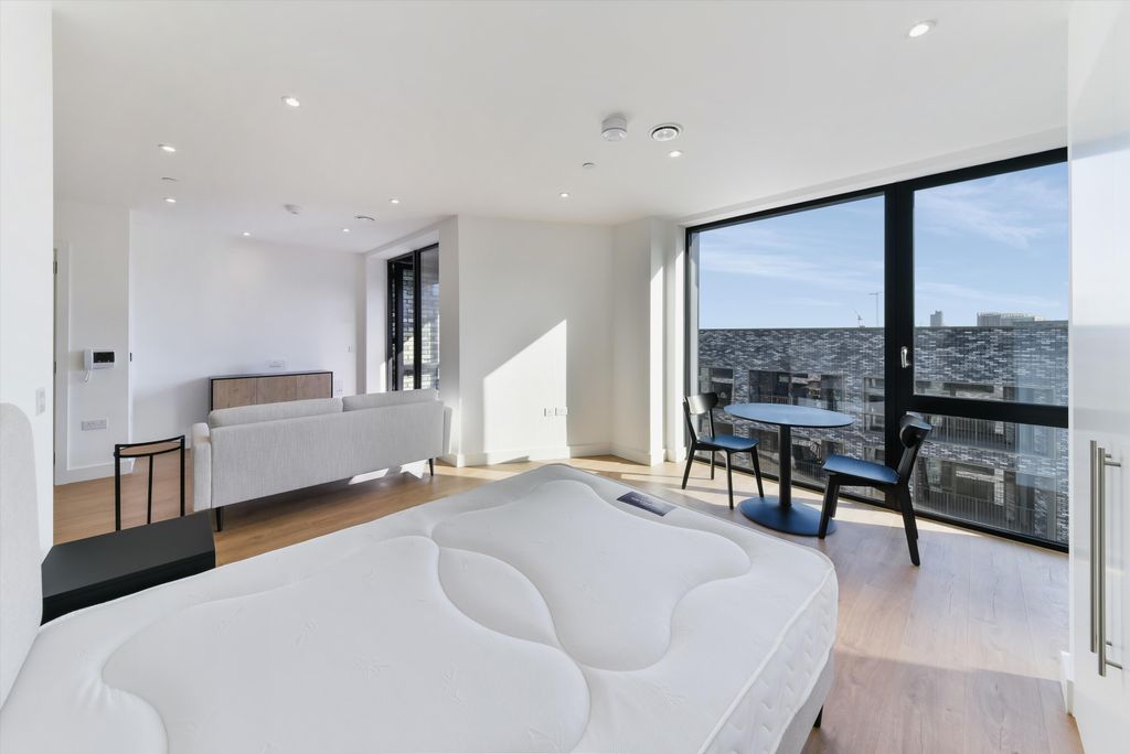 Property photo 2 of 14 Image