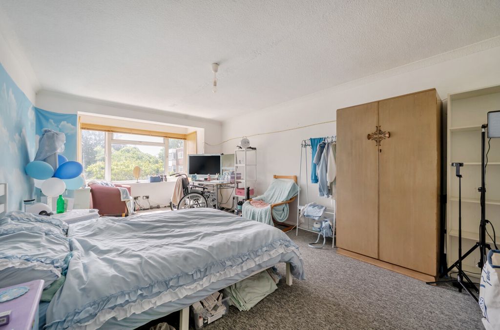 Property photo 3 of 11 1469174-13-6A215c...