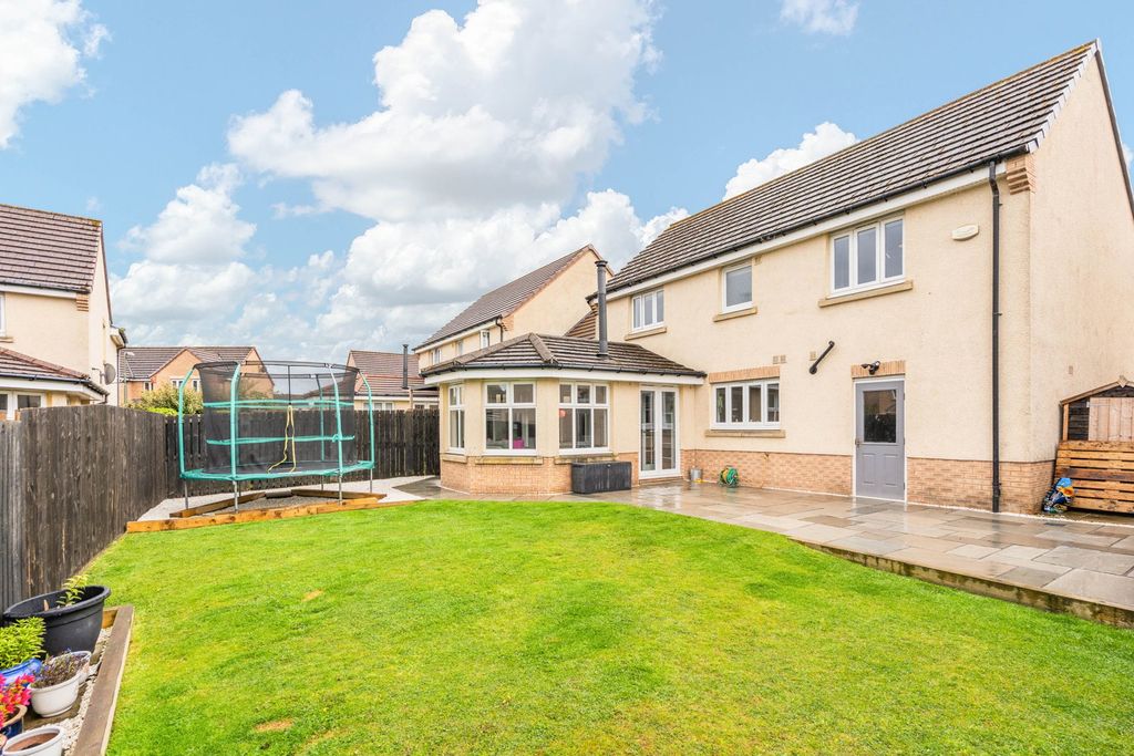4 bed detached house for saleReid Crescent, Wester Inch, Bathgate EH48 photo 4