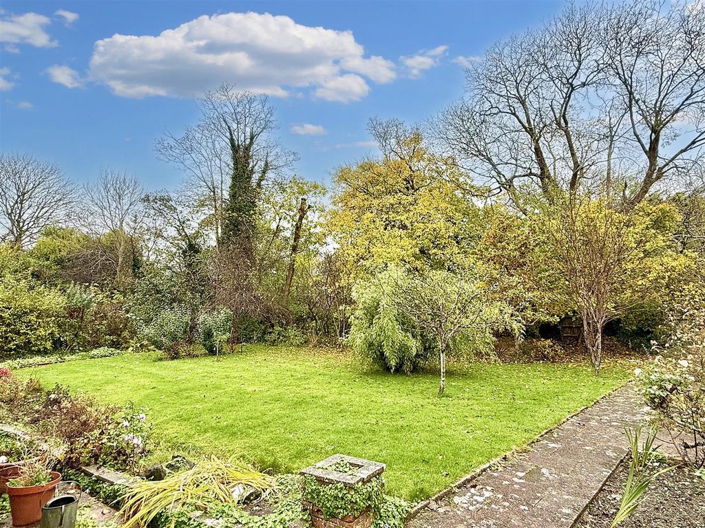 Property photo 2 of 12 Img_0421.Jpg