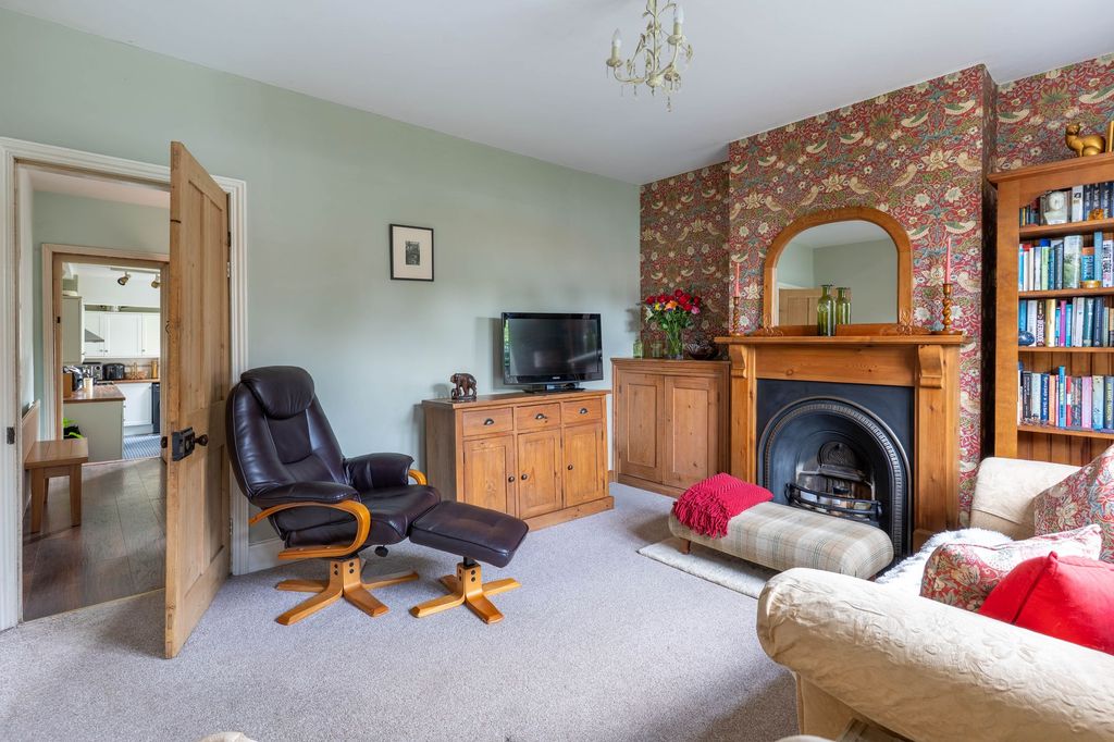 Property photo 2 of 17