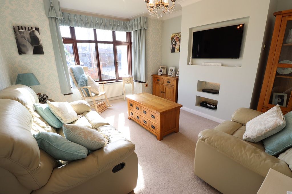 Property photo 2 of 22