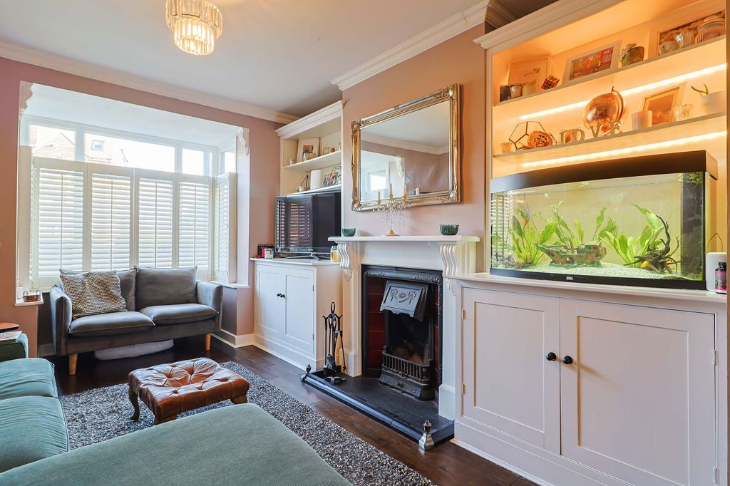 Property photo 3 of 25