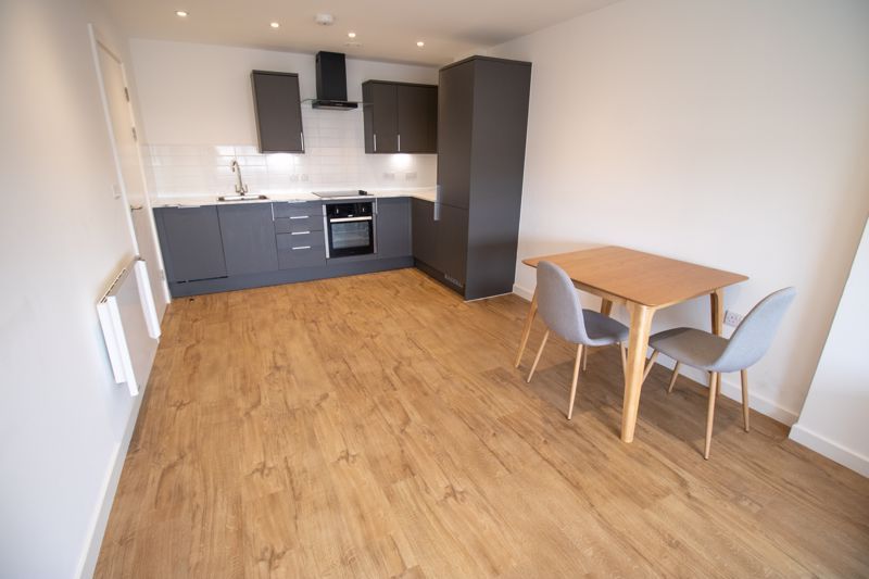 Property photo 3 of 11 Kitchen