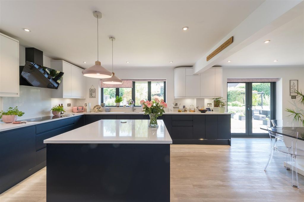 Property photo 3 of 39 Barham_46.Jpg