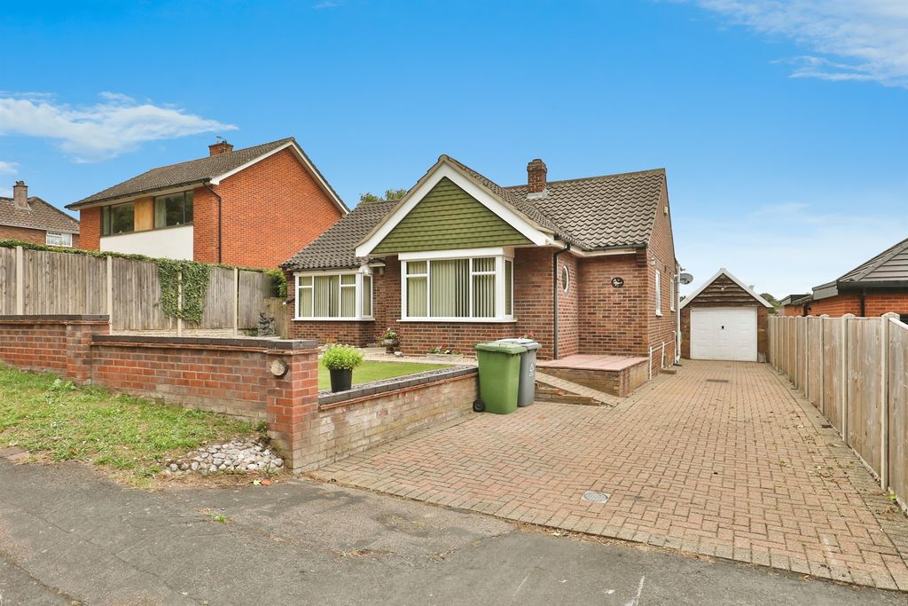 Property photo 2 of 17