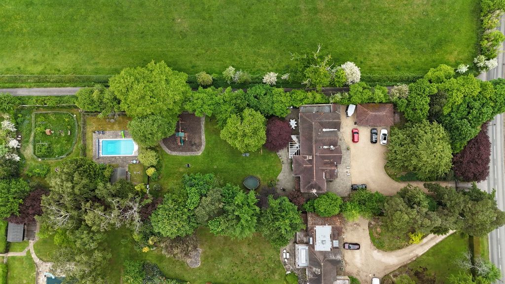 Property photo 2 of 39