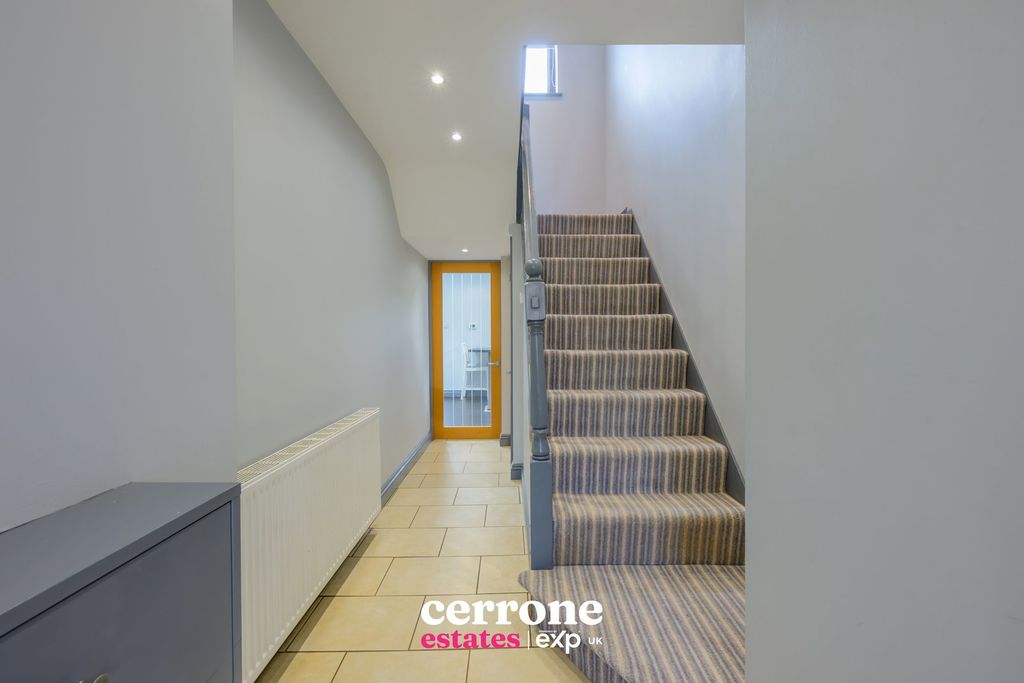 Property photo 3 of 26