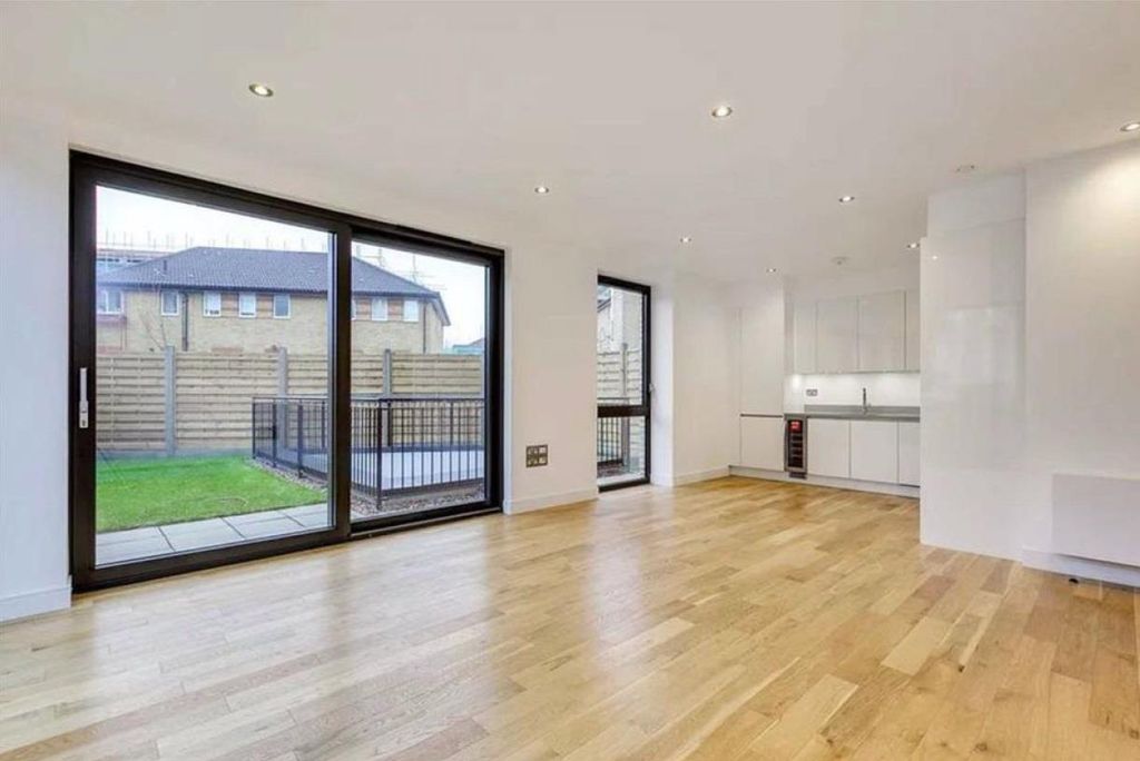 Property photo 3 of 8 3.Jpg