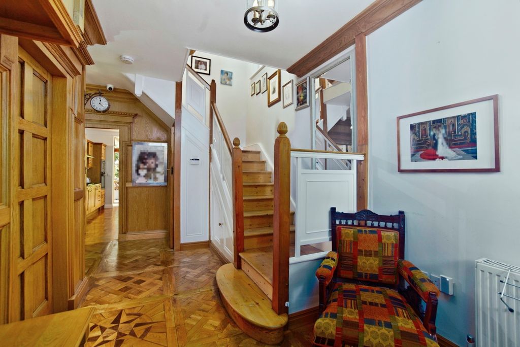 Property photo 2 of 22 Pbox-Img.Jpg