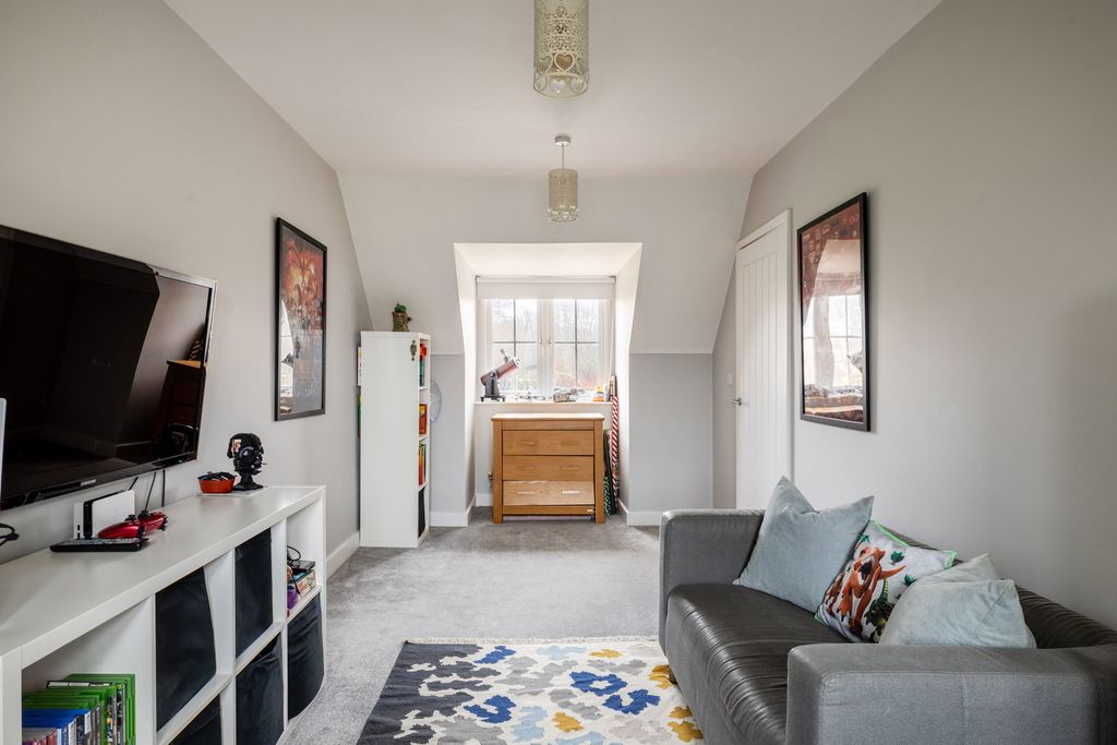 Additional image 19 of 4 bed detached house for saleKingfisher Drive, Haywards Heath, West Sussex RH16