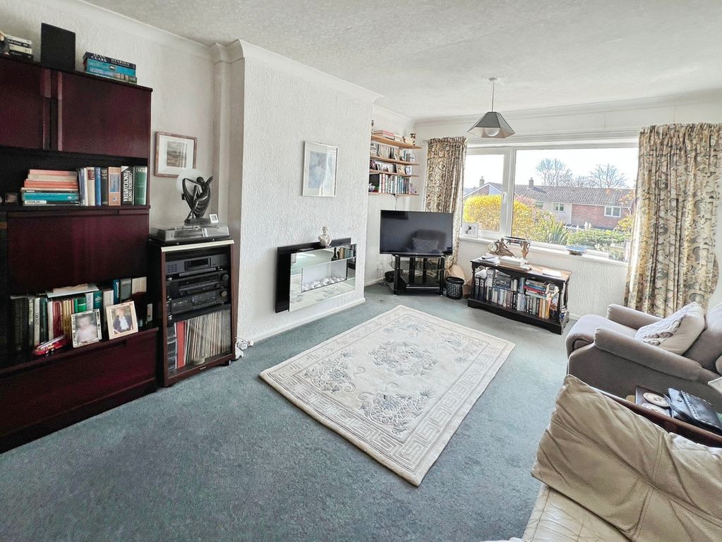 Property photo 2 of 25 Lounge