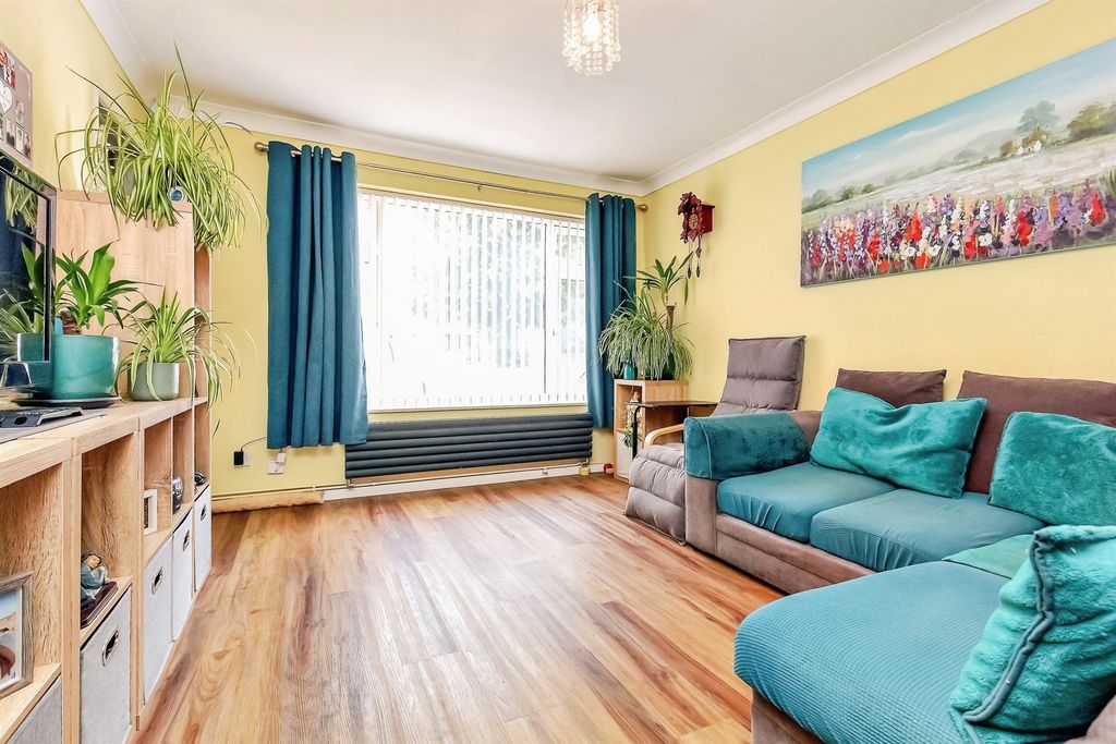 Property photo 2 of 17
