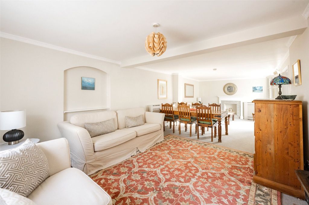 Property photo 3 of 16 Sitting/ Dining Room