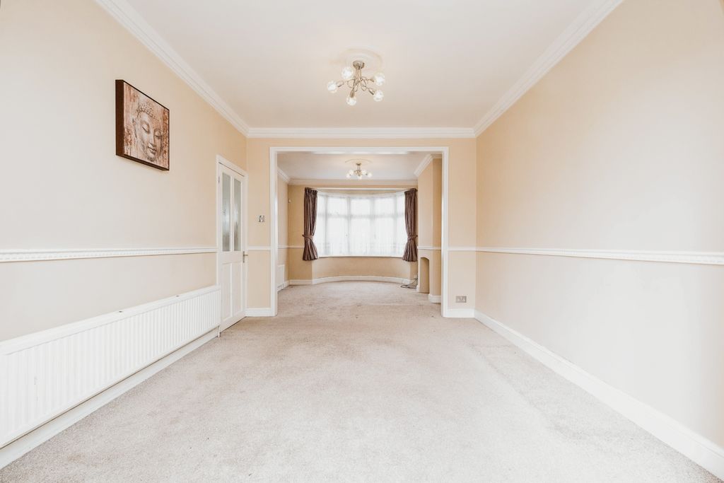 Property photo 3 of 10 360172A0-264B-ee11-B