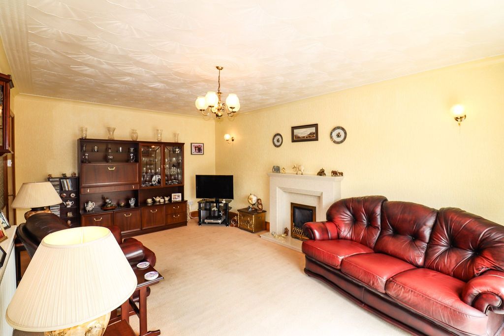 Property photo 3 of 25