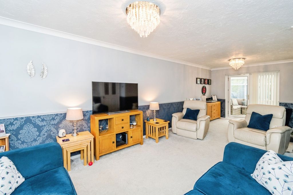 Property photo 2 of 22 Pbox-Img.Jpg