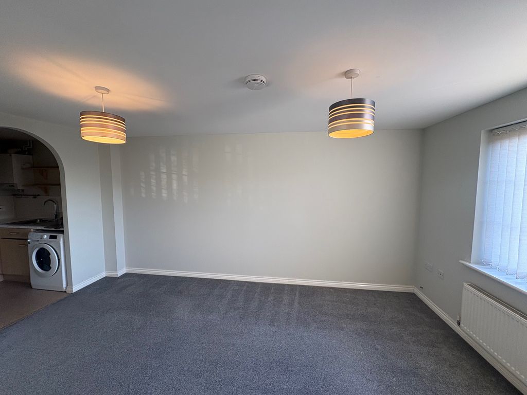 Property photo 3 of 10 Lounge To Kitchen