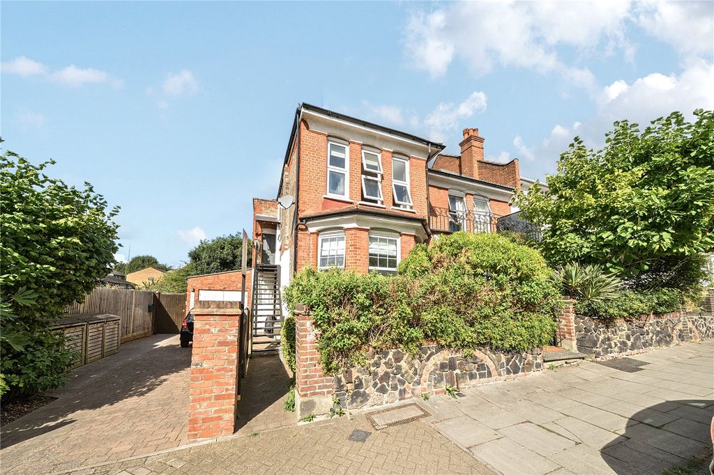 Property photo 1 of 19 Picture No. 03