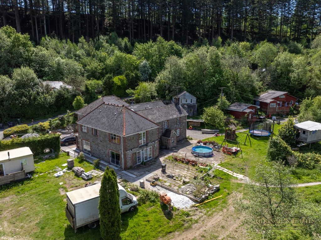 Property photo 2 of 11 4542692